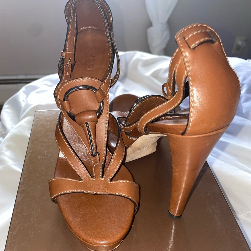 Gucci heels excellent condition ❤️